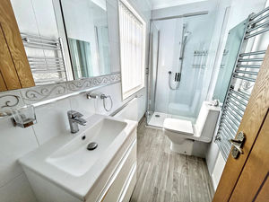 Photo 16- click for photo gallery